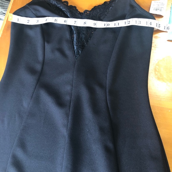 NWT Windsor Black Lace Stretchy Mini Dress - Picture 3 of 8
